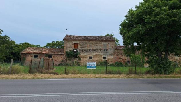 AEREOPORTO: Vendesi casale da ristrutturare a fano - zona aeroporto: ottima visibilità, ideale per attività ricettiva o commerciale!
hai un progetto a - Foto 2