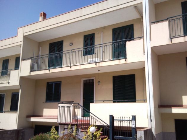 Villetta a schiera in vendita in Via Latisana 5 a Acireale