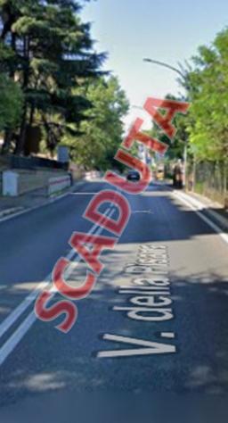 Immobile in asta di 121 m², box auto in vendita a Roma