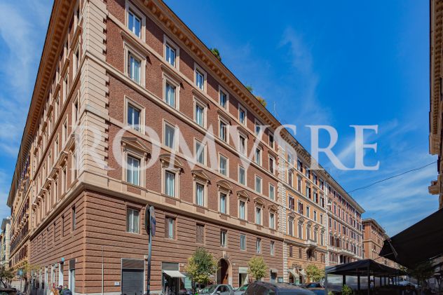 UFFICIO A/10 54 MQ IN CONTESTO SIGNORILE