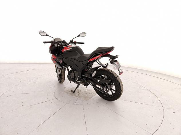 Aprilia Tuono 125 TUONO 125 E5 APRILIA BLACK - Foto 3