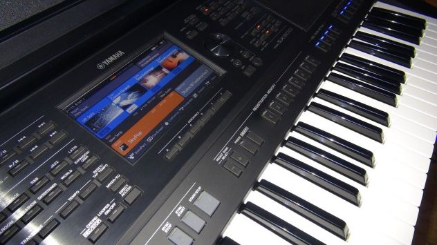 Tastiera arrangiatore Yamaha PSR-SX900 con accessori - Foto 4