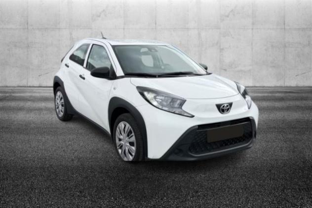 TOYOTA Aygo X 1.0 VVT-i 72 CV 5 porte Active rif. 24076639 - Foto 2