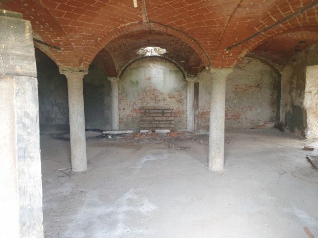 ABITAZIONE PIU' MAGAZZINO ED AREA DI PERTINENZA - Foto 4
