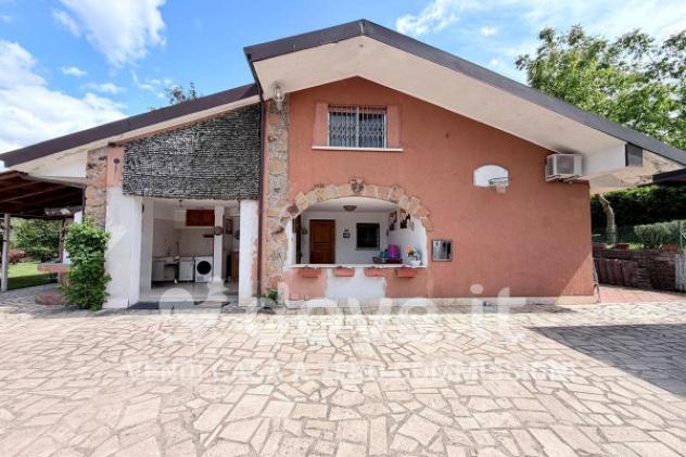 Villa di 231 m² con più di 5 locali e box auto in vendita a Rocca Priora - Foto 2