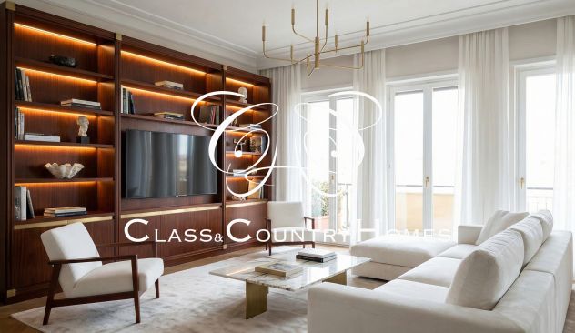 EUR Viale Europa: Prestigiosa Residenza con Balconata e Box