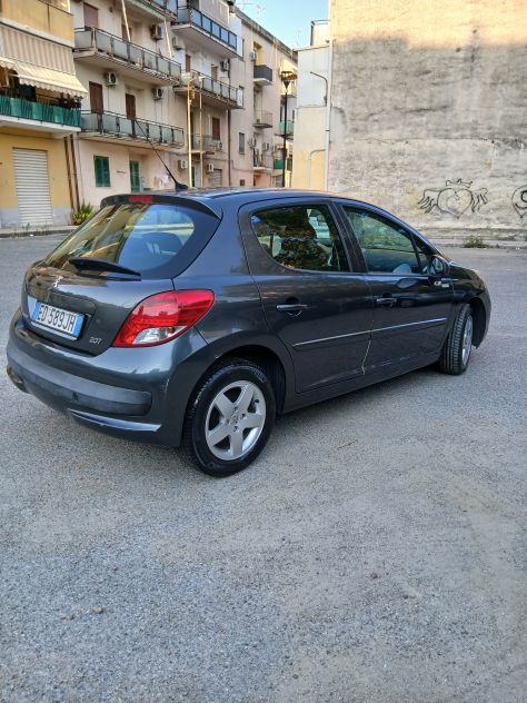 Peugeot 207 1.4 hdi - Foto 3