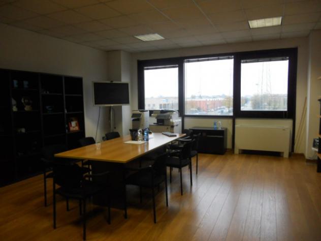 Immobile di 2045 m² con più di 5 locali in affitto a Arese - Foto 4
