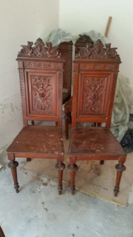 Tavolo e sedie in legno di noce - Foto 4