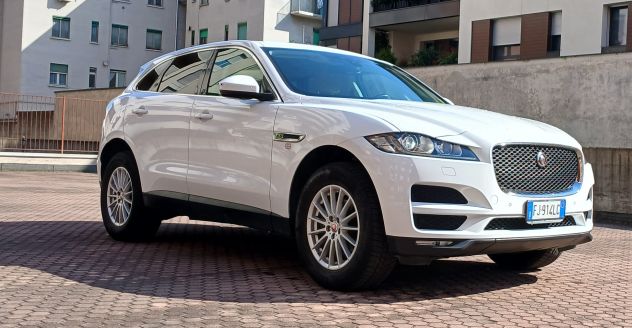 đ Jaguar F-Pace 2.0D 180 CV AWD Portfolio â Lusso e Prestazioni Integrali - Foto 9