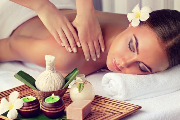 Signora seria per  Massaggi anche linfo drenanti e cellulite relax in  Crotone Tel:3279475722
