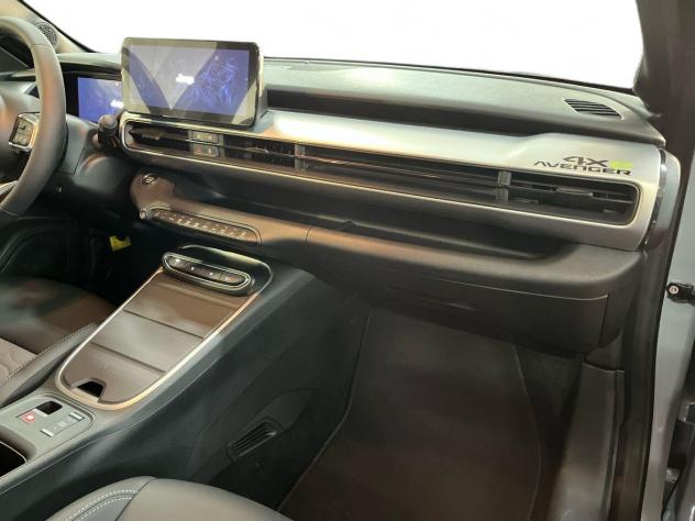 Jeep Avenger 2022 1.2 turbo e-hybrid mhev Upland 4xe 145cv edct6 - Foto 9