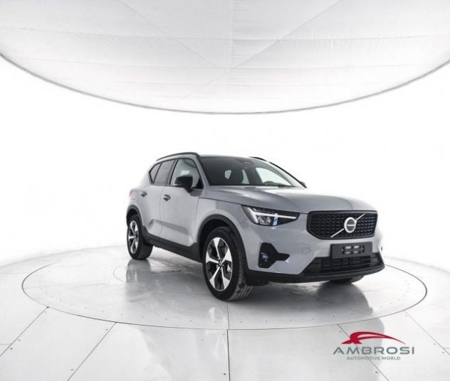 VOLVO XC40 B3 Mild hybrid Benzina Plus Dark rif. 23986869 - Foto 2