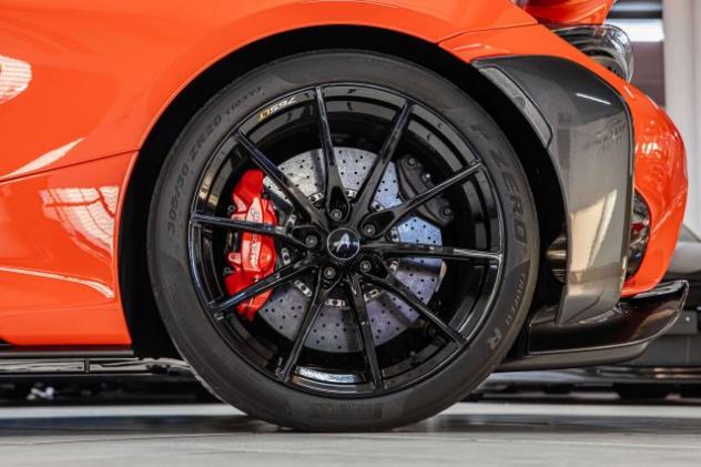 MCLAREN 765LT Coupe FULL CARBON|TITAN EXHAUST|RACING SEATS|CARB rif. 23912539 - Foto 9