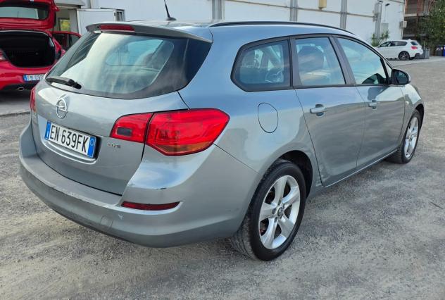 Opel Astra 1.7 CDTI 110CV Sports Tourer Cosmo - Foto 5