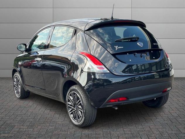 Lancia Ypsilon 1.0 FireFly 70cv Hybrid Silver - Foto 4