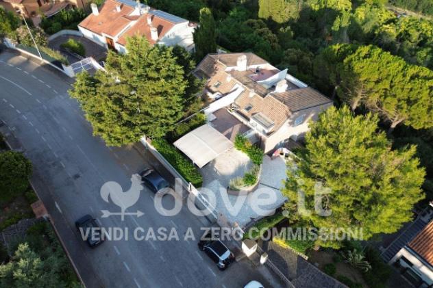 Villetta a schiera di 328 m² con più di 5 locali e posto auto in vendita a Pesaro - Foto 2