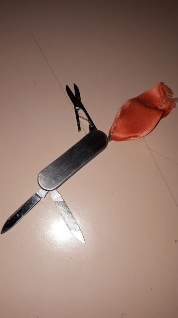 Multiuso micro forbicine coltellino simil svizzero grande come un accendino - Foto 2