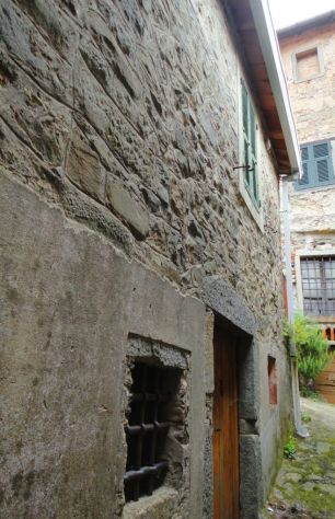 M 320-IN ESCLUSIVA-Porzione di fabbr. in borgo medioevale -Ideale investimento