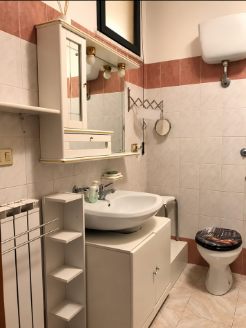 POMEZIA AMPIO BILOCALE ARREDATO CON TERRAZZO PRIVATO - Foto 11