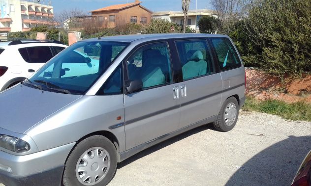 Piccoli trasporti con monovolume. - Foto 2