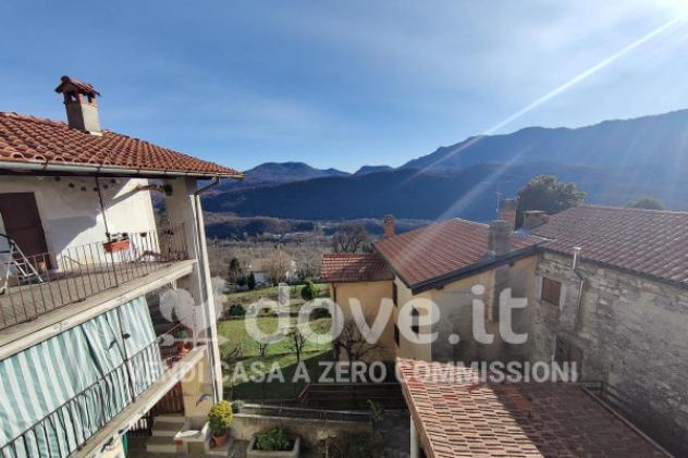 Appartamento di 115 m² con 5 locali e posto auto in vendita a Duno
