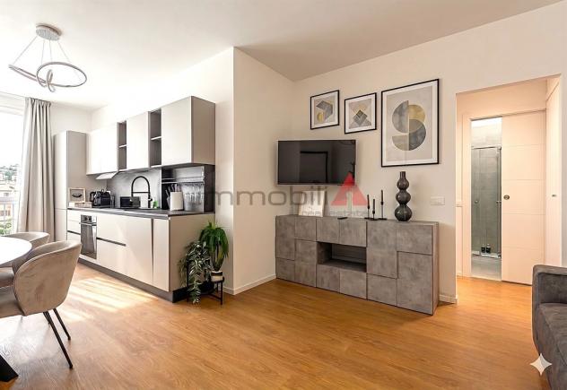 Milano zona Vigentina - Moderna Residenza con Zona Living Open-Space e Posto Auto Coperto