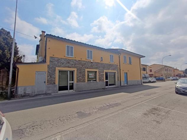 Locale comm.le/Fondo in affitto a Marlia - Capannori 150 mq Rif: 1315351
