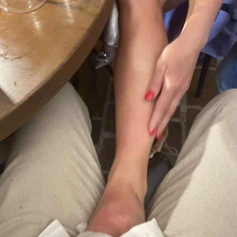 Mani che leggono il tuo corpo e lo accendono Tel:3519785017