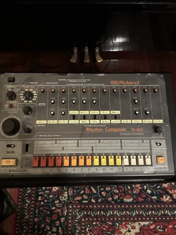 Roland tr-808 Drum Machine MENTA 240v - Foto 3