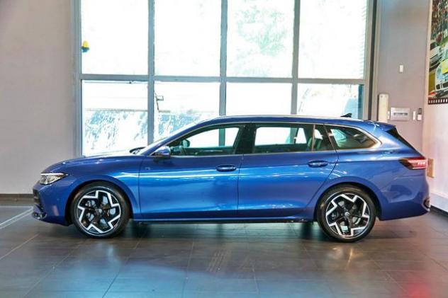 VOLKSWAGEN Passat 2.0 TDI 193cv SCR DSG 4Motion R-Line rif. 23829726 - Foto 3