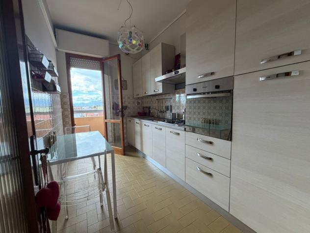 APPARTAMENTO di 5 vani e di 78 mq (VIAREGGIO - Viareggio) rif. 1014 - Foto 3