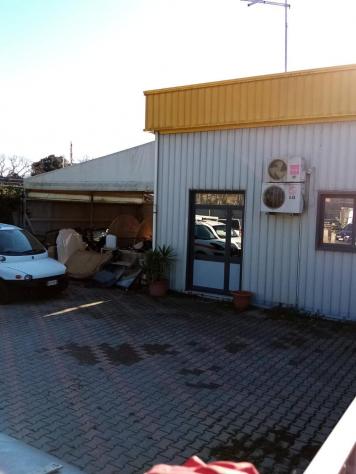 Stagno vendesi ampio capannone con piazzale suddiviso in 2 unità immobiliari - Foto 6