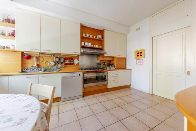 DEANGELI/ VERCELLI via SACCO SIGNORILE APPARTAMENTO DI 160m
In una delle zone più richieste e residenziali di Milano, a pochi passi da Via Marghera, C - Foto 17