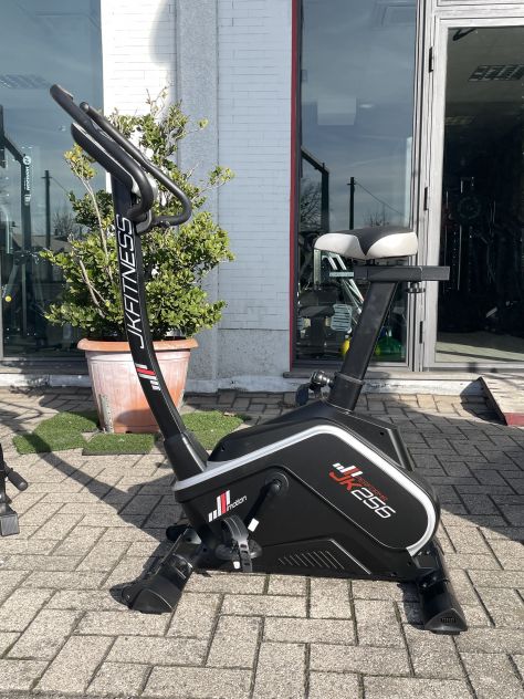 Vendo per inutilizzo bellissima cyclette JK Fitness Performa 256