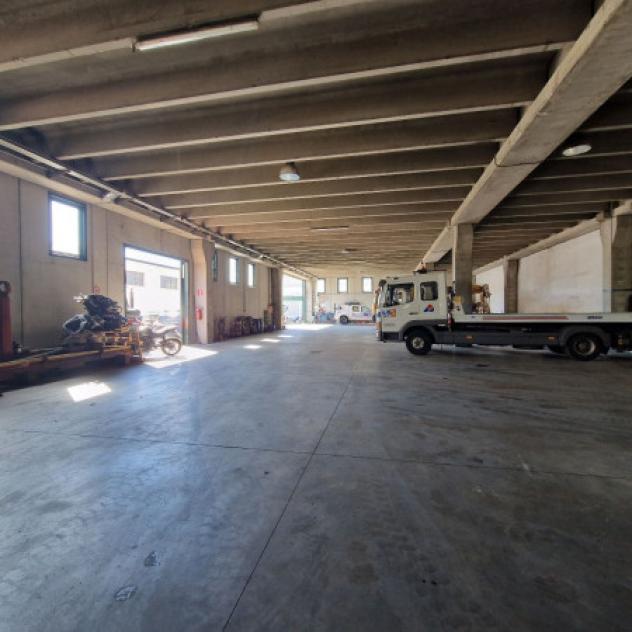 Immobile di 1870 m² con più di 5 locali in vendita a Rho - Foto 18