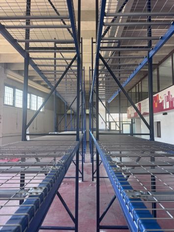 Porta pallet con ripiani