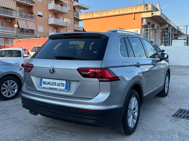 Volkswagen Tiguan 1.6 TDI SCR Urban BlueMotion Technology - Foto 9