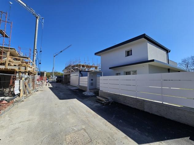 3 LOCALI IN VILLA BIFAMIGLIARE NUOVA CLASSE ENERGETICA "A" - Foto 11