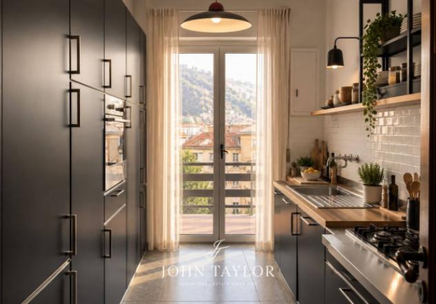 Appartamento di 140 m² con 5 locali e box auto in vendita a Como - Foto 4