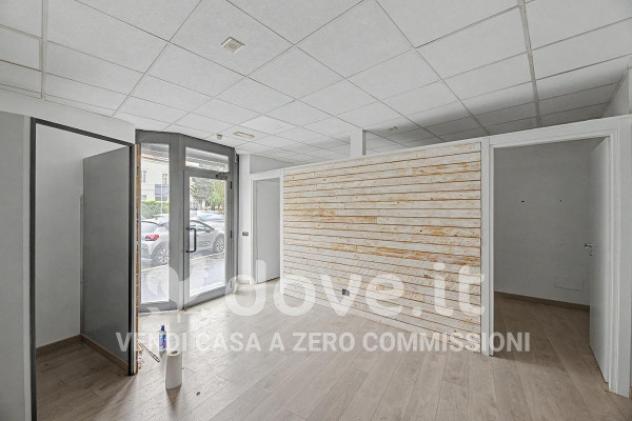 Casa indipendente di 200 m² con 5 locali in vendita a Luino - Foto 8