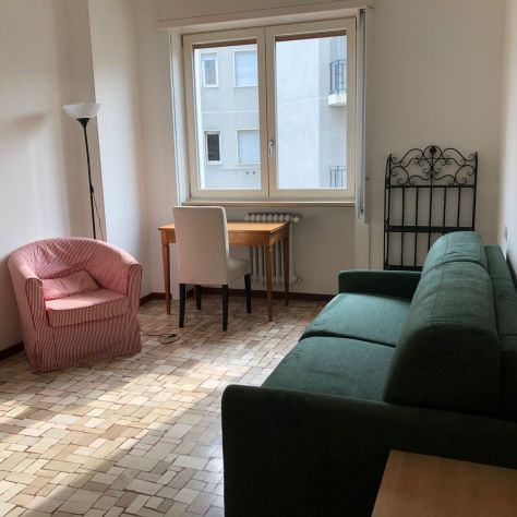 Bilocale ampio con balcone- 850 euro - Foto 4