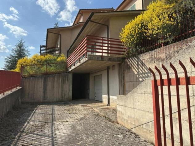 Immobile in asta di 167 m² con più di 5 locali e box auto in vendita a Pignola - Foto 2