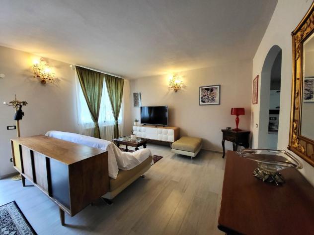 casale in vendita a Cascina