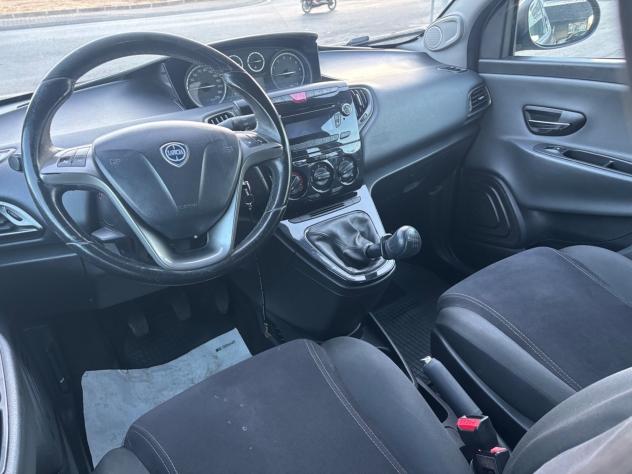 Lancia Ypsilon 1.2 69 CV 5 porte S&S Platinum - Foto 10