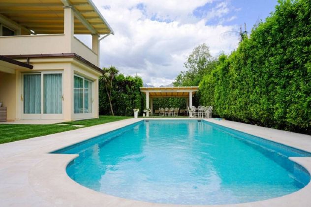 Elegante Villa con piscina per una famiglia