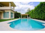 Elegante Villa con piscina per una famiglia