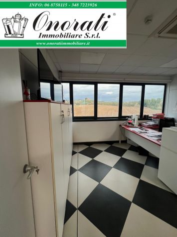 MQ 320 GUIDONIA MONTECELIO, VIA LAGO DEI TARTARI ZONA INDUSTRIALE, Rif.V-651. - Foto 9