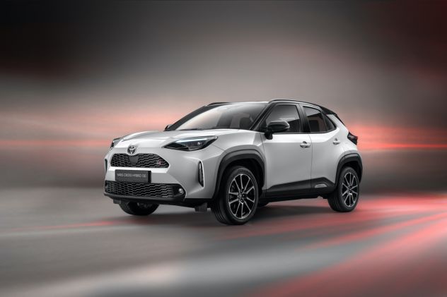 RICAMBI X TOYOTA YARIS CROSS DOPPIA PARABOLA ANNO 2025