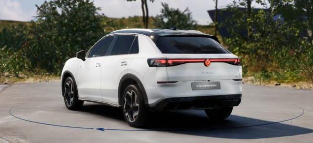 VOLKSWAGEN T-Roc 1.5 eTSI ACT 150 CV DSG R-Line rif. 23702211 - Foto 6